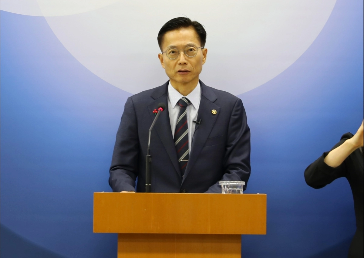 김용선 지식재산처장이 1일 정부대전청사에서 특허법조약(PLT) 가입 추진에 대해 브리핑하고 있다. 지식재산처 제공