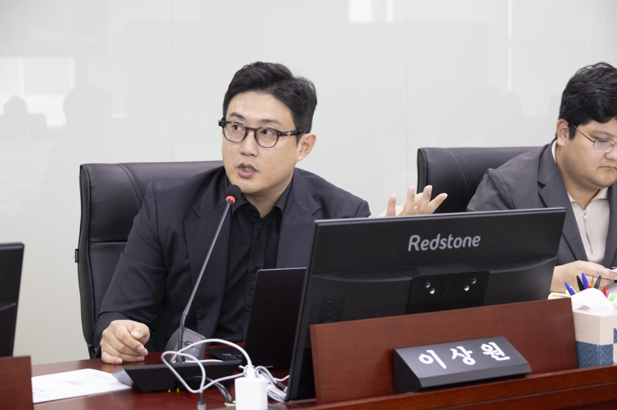 이상원 의원이 1일 경기도의회 예산결산특별위원회 교육청 기획조정실을 대상으로 한 예산심의에서 질의하고 있다.(사진=경기도의회)