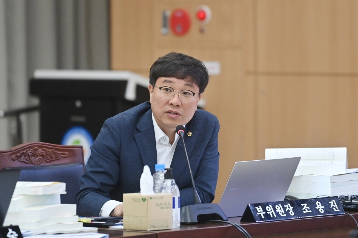 질의하는 조용진 의원. 경북도의회 제공