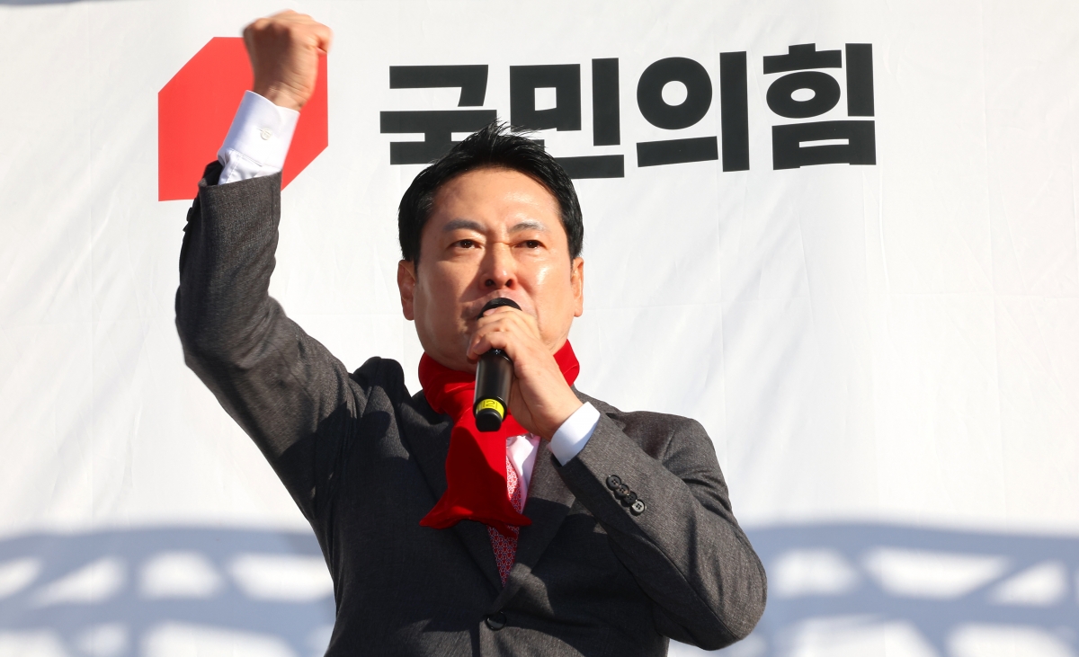 장동혁 국민의힘 대표가 1일 인천 미추홀구 주안역 앞에서 열린 민생회복 법치수호 국민대회에서 발언하고 있다. 연합뉴스