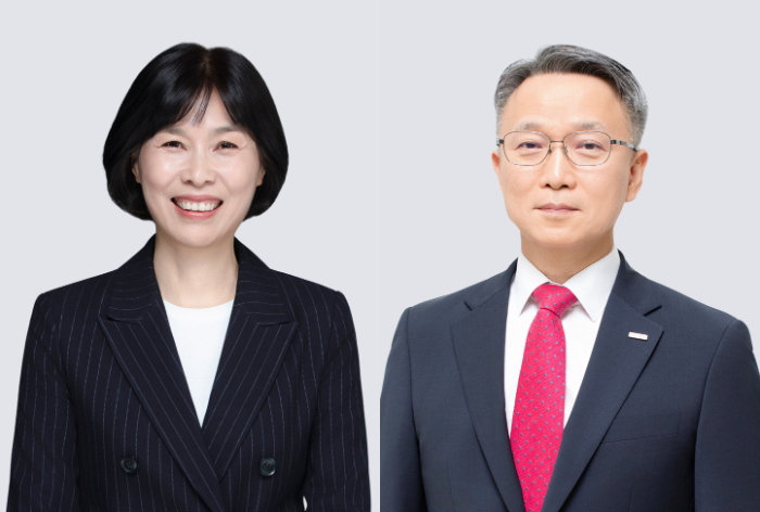 최은주(왼쪽) 삼성금거래소 부사장·이춘원(오른쪽) 대한전선 전무