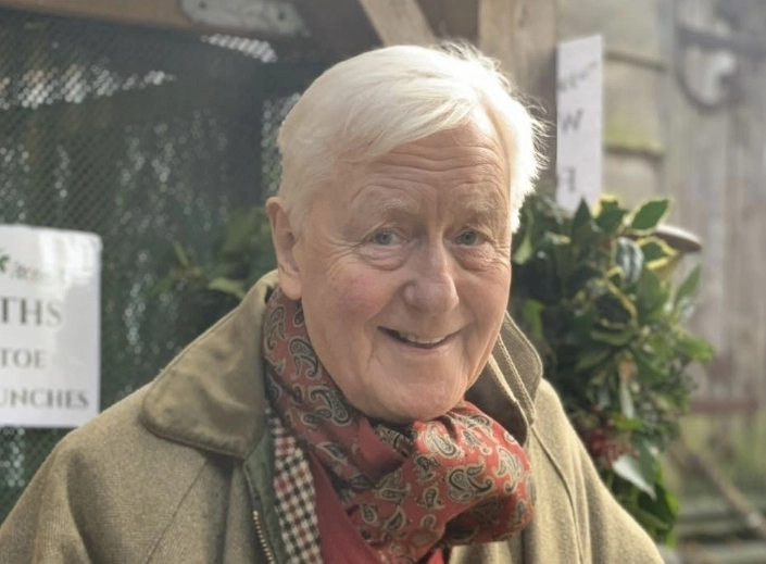 영국의 79세 억만장자가 자신의 아들을 낳아줄 반려자를 찾는다며 공개 구혼에 나섰다. 벤자민 슬레이드 페이스북 캡처