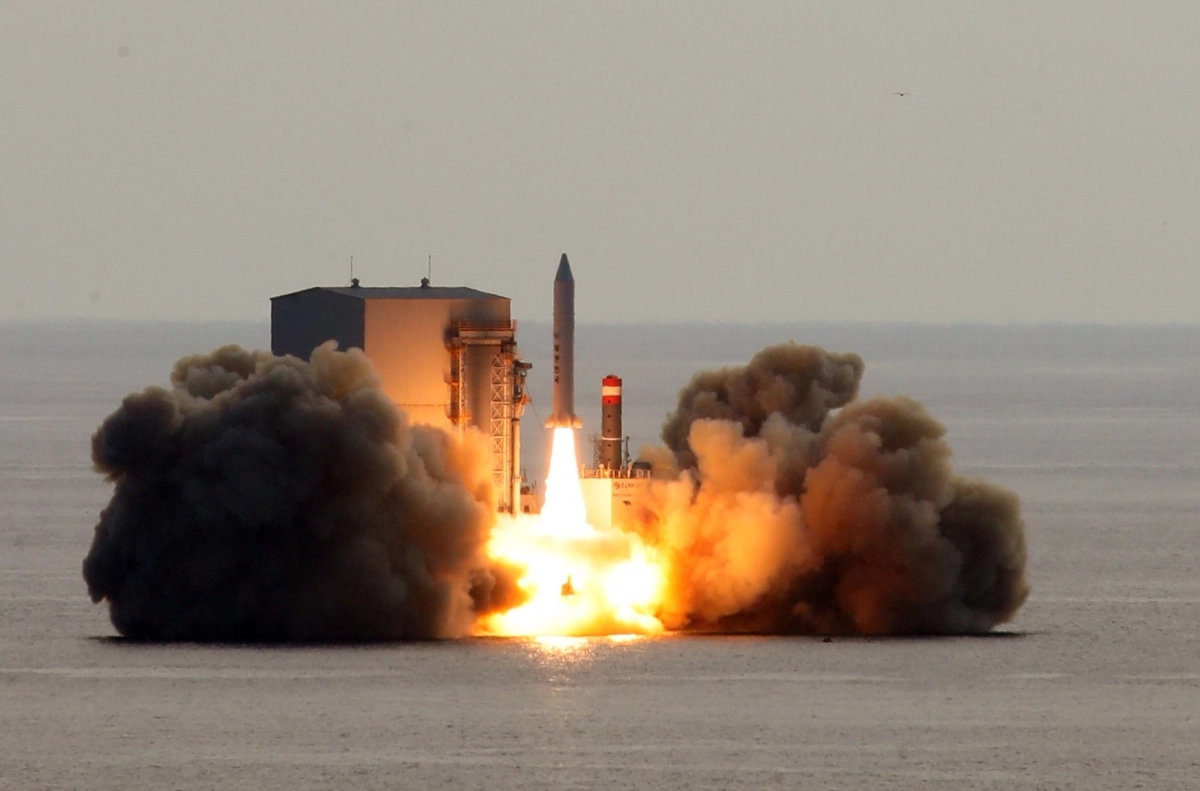 한화시스템은 지난 2023년 12월 4일 오후 2시쯤 제주도 중문 해상에서 순수 우리 기술로 개발한 상용 지구관측 위성인 ‘소형 SAR 위성’을 우주로 발사했다. 한화시스템 제공