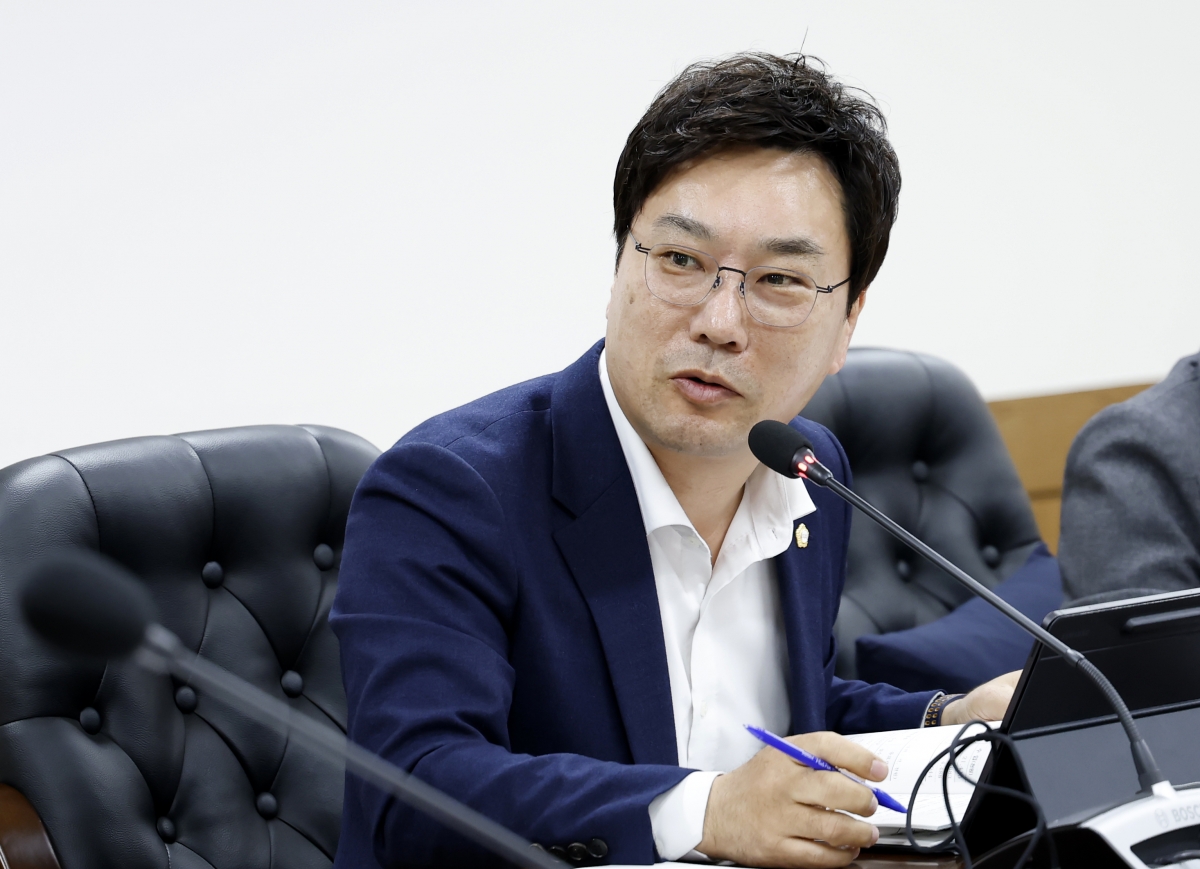 서울 양천구의회 유영주 의원은 청년 구직자들의 실질적인 취업 역량 강화를 돕기 위한 ‘서울특별시 양천구 청년 사회진출 첫걸음 지원 조례’ 제정안을 대표 발의했다. 사진: 양천구의회 제공.