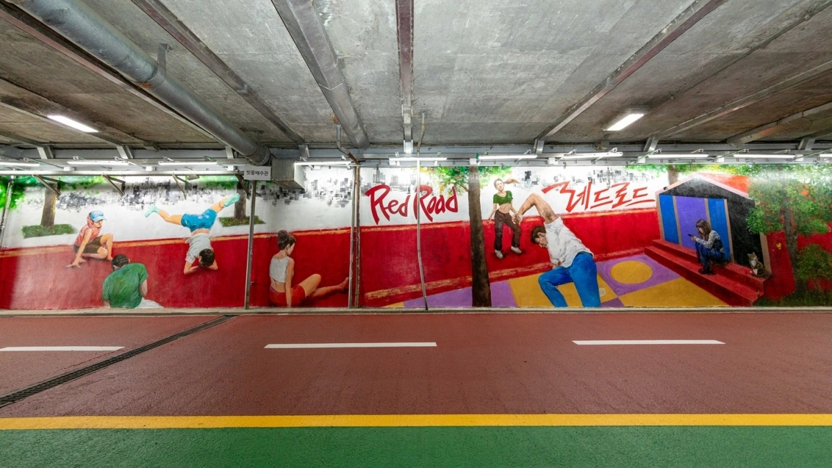 최근 완성된 서울 마포구 중리천교 하부의 벽화 모습. 마포구 제공