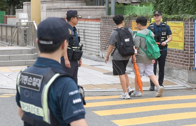 thumbnail - 시도지사 선거 토론회 한 번 하고 끝?…‘최소 3회 보장’ 법안 발의