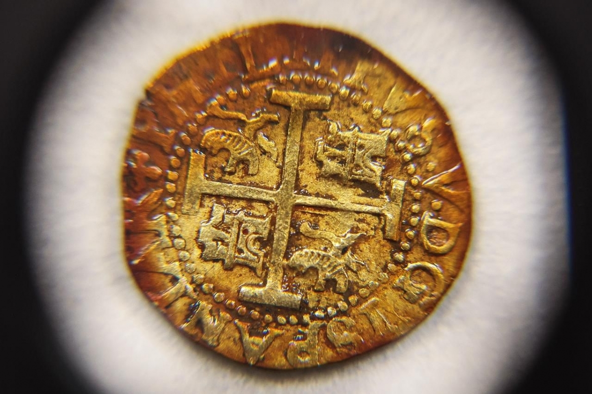 콜롬비아 인근 바다에 침몰해 있는 1700년대 보물선 산호세호에서 인양한 금화와 동전. 콜롬비아 문화부