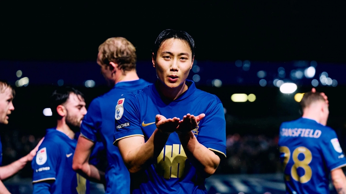 버밍엄시티 백승호가 2일(한국시간) 영국 버밍엄의 세인트앤드루스 스타디움에서 열린 2025~26 잉글랜드 프로축구 챔피언십(2부) 18라운드 왓퍼드와의 홈 경기에서 선제 골을 넣은 뒤 세레머니하고 있다. 버밍엄시티 홈페이지