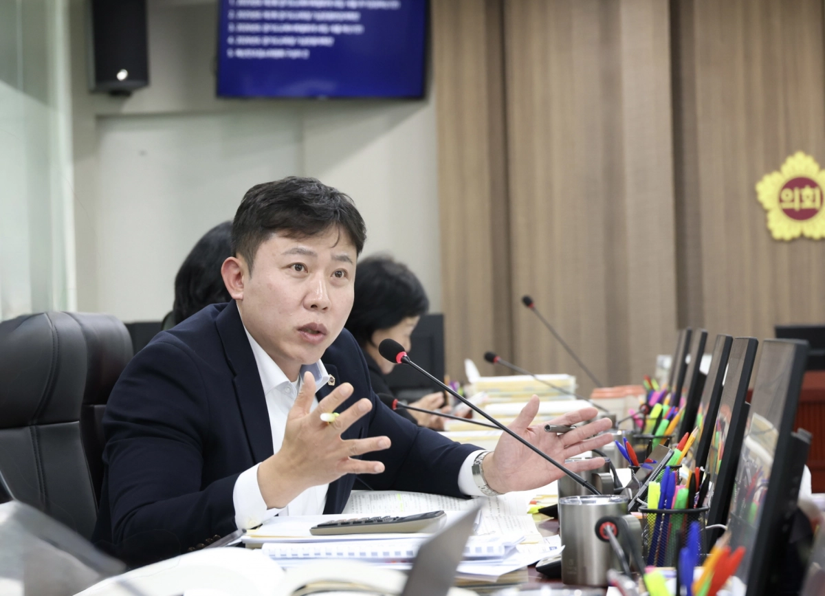 오세풍 의원이 2일 예산결산특별위원회 2026년도 경기도교육비특별회계 심사에서 질의하고 있다.(사진=경기도의회)