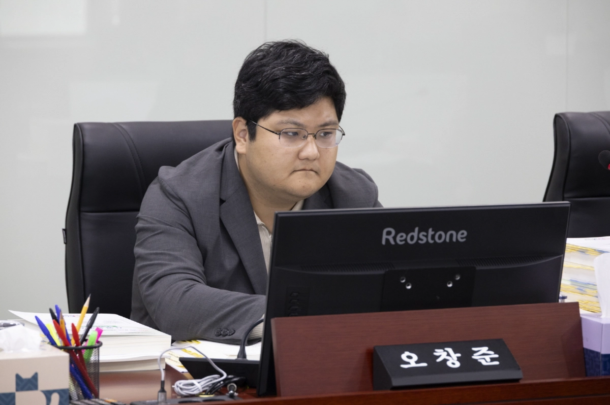 오창준 의원이 2일 2026년도 경기도교육청 예산안 심사에서 질의하고 있다.(사진=경기도의회)