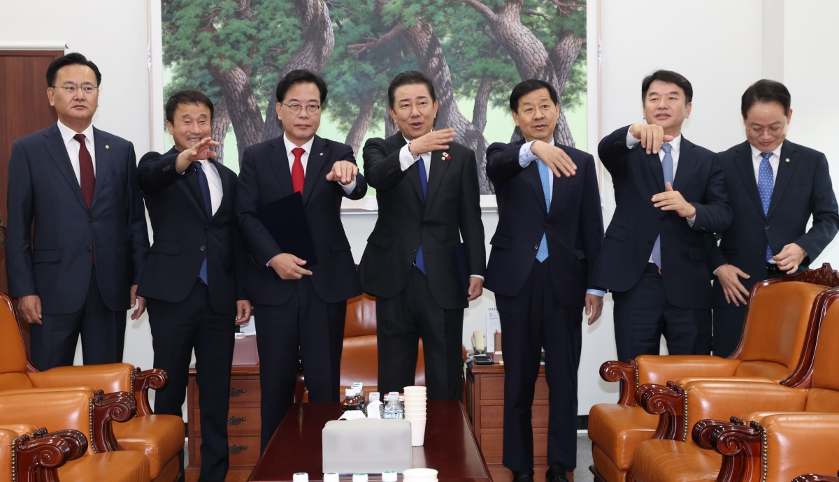 2026년도 예산안 처리 합의 기념 촬영