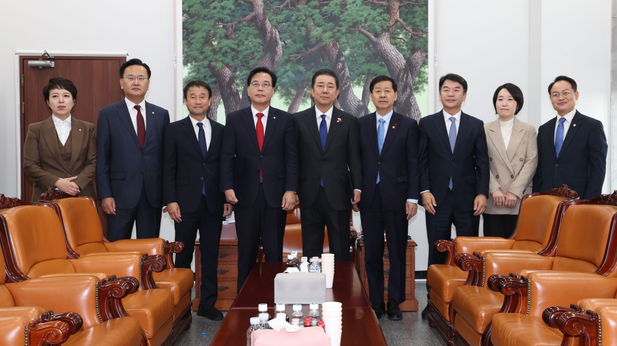 2026년도 예산안 처리 합의 기념 촬영