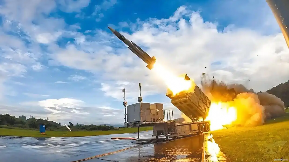 중국 극초음속 미사일 YKJ-1000 발사 장면.