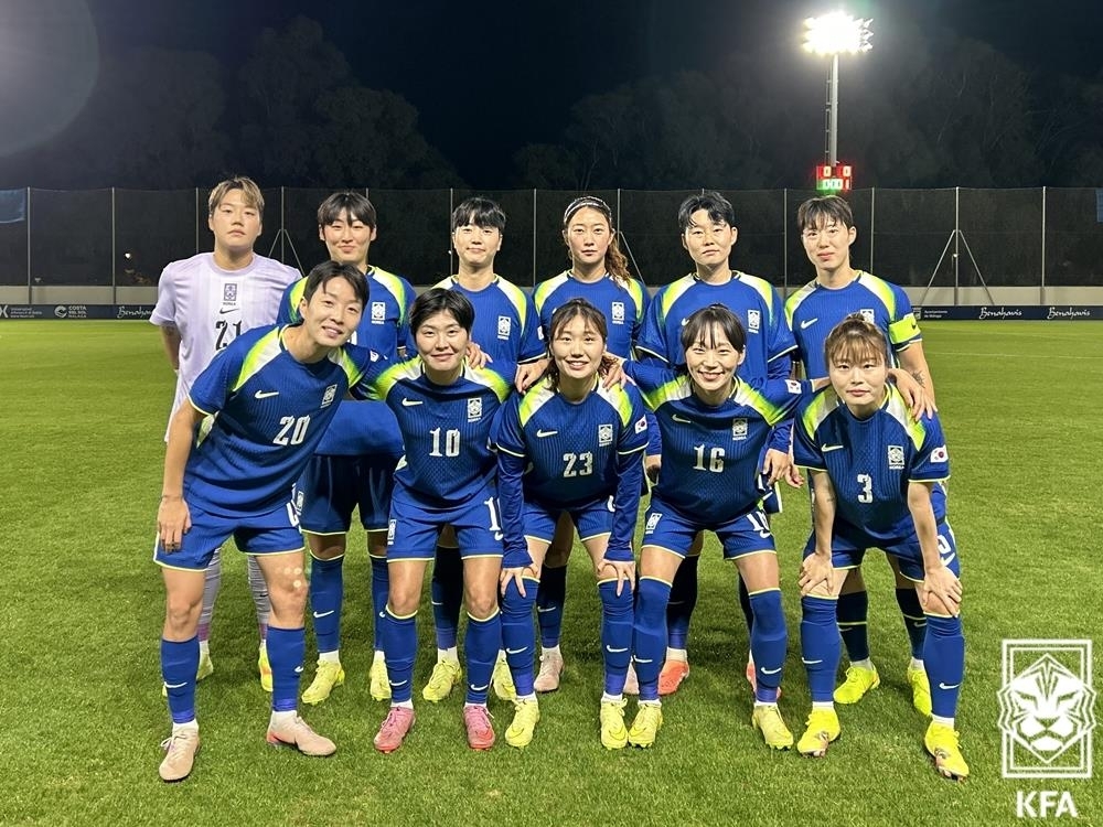 한국 여자축구 국가대표팀이 3일(한국시간) 네덜란드 발베이크의 만데마케르스 경기장에서 열린 네덜란드와의 친선경기에 나서고 있다. 대한축구협회 제공