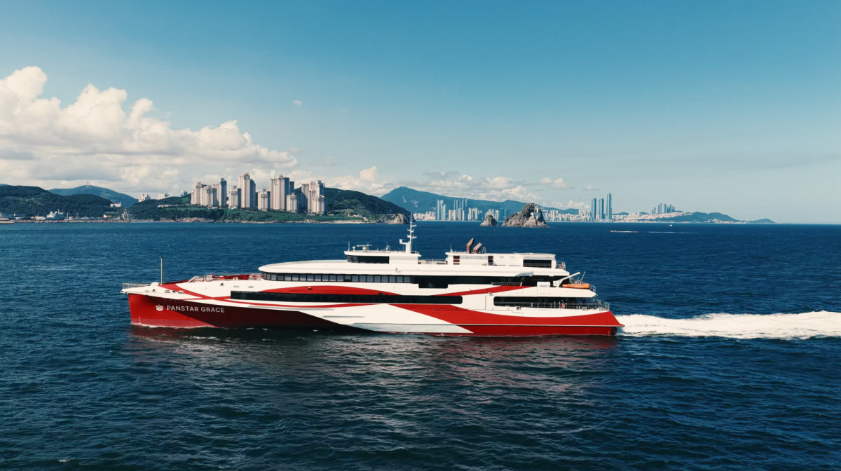 국내 최대 연안유람선 팬스타 그레이스호. 총톤수 2,582t으로 최대 502명이 승선할 수 있다. 팬스타그룹 제공