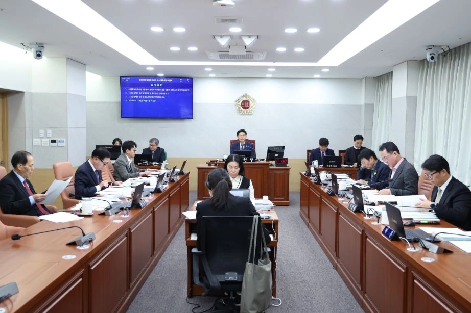 지난 2일 2026년도 균형발전본부 소관 예산안 예비심사중인 서울시의회 도시계획균형위원회(위원장 김길영)