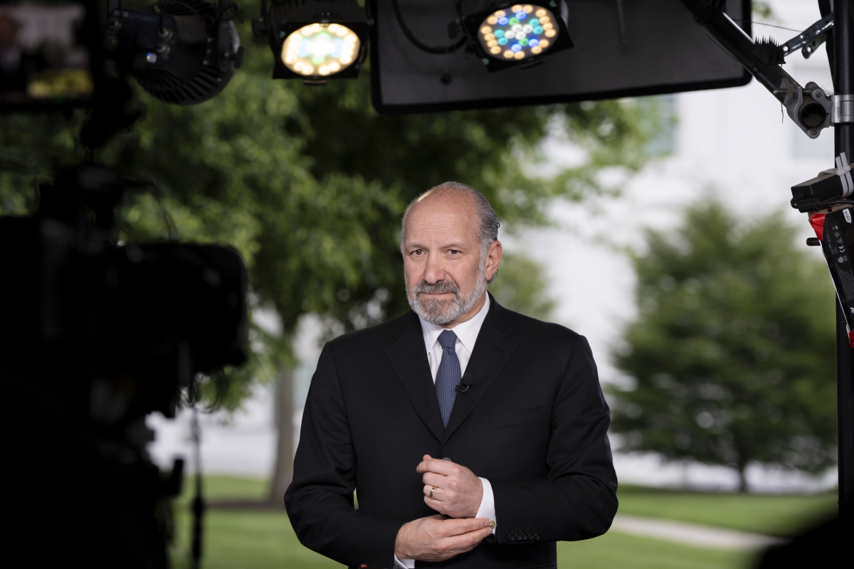 러트닉 장관.  AP 연합뉴스