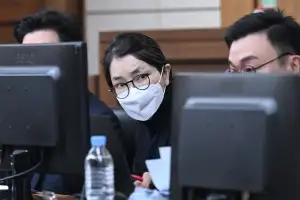 특검, 김건희 징역 15년 구형...“피고인만 법밖에, 법위에 서있어”