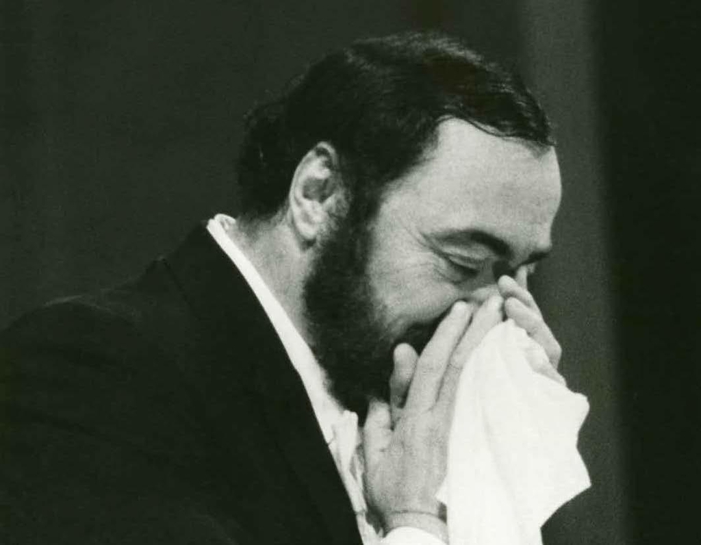 루치아노 파바로티. 솔오페라단