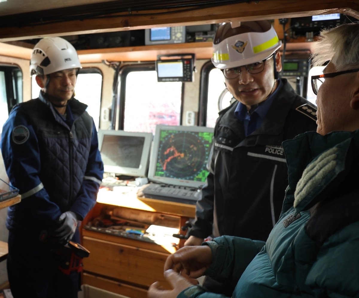 원거리 조업선 대상 동절기 해양사고 예방 활동. 울진해경 제공