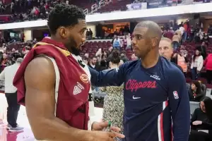 ‘NBA 전설’ 크리스 폴, 은퇴 선언 후 충격 방출…“다음 커리어 함께” 클리퍼스는 5연패 탈출