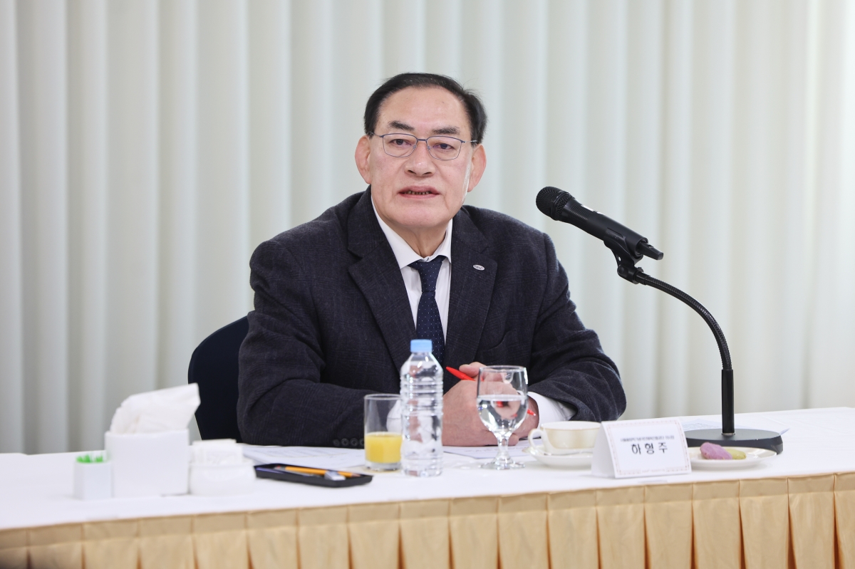 하형주 국민체육진흥공단 이사장이 4일 서울 송파구 서울올림픽파크텔에서 열린 기자간담회에서 기자들의 질문에 답하고 있다. 국민체육진흥공단 제공