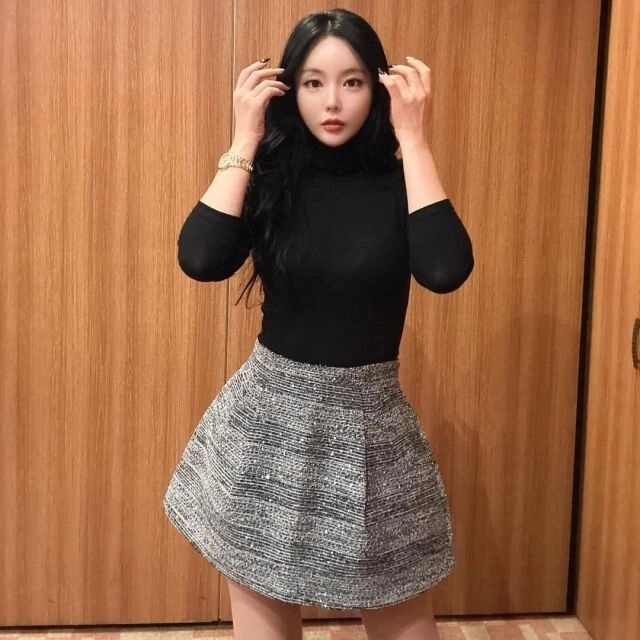 홍진영이 인형같은 비주얼로 시선을 사로잡았다. 홍진영 인스타그램 캡처