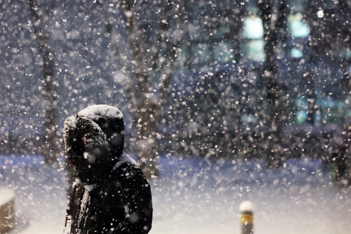 퇴근길 ‘폭설급 첫눈’