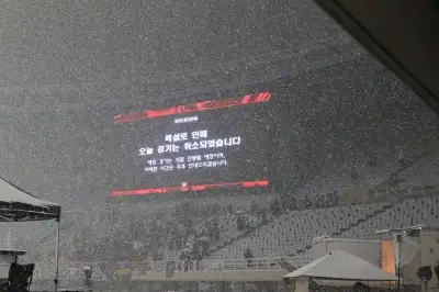 ‘사상 초유’ 첫눈에 하루 밀린 K리그 승강 PO…8일 부천-수원FC 최종 운명 결정