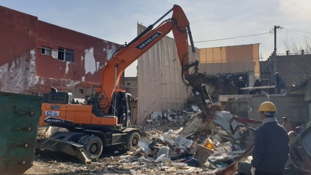 파주시가 지난 1일부터 3일까지 성매매 집결지 무허가 건축물 1개 동을 전면 철거하는 제14차 행정대집행을 하고 있다. (파주시 제공)