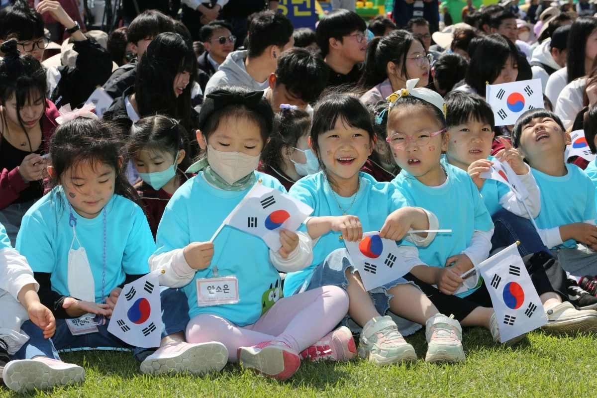 ‘제1회 보성열선루 이순신 역사문화축제’에 참여한 어린이들의 모습.