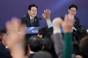 천안 찾은 이 대통령 “서울 집값, 결국 수도권 집중 문제”