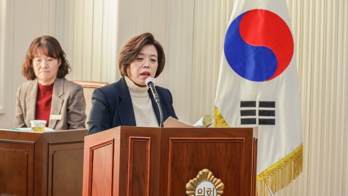 신계용 과천시장이 5일 열린 제294회 과천시의회 제2차 정례회에서 시정연설을 하고 있다.  (과천시 제공)