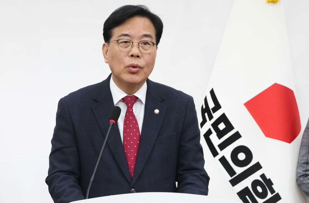 발언하는 송언석 원내대표