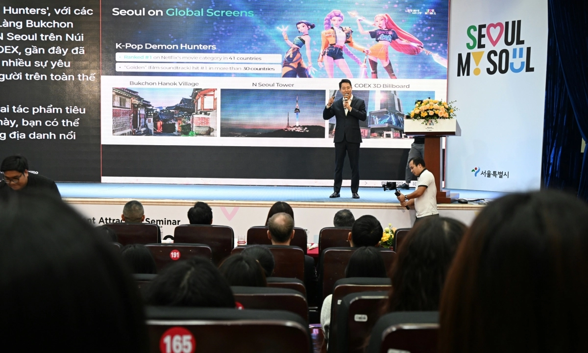 5일(금) 하노이대학교에서 열린 ‘서울 인재유치 네트워크 프로모션’에서 오세훈 서울시장이 특별 강연하고 있다. 서울시 제공