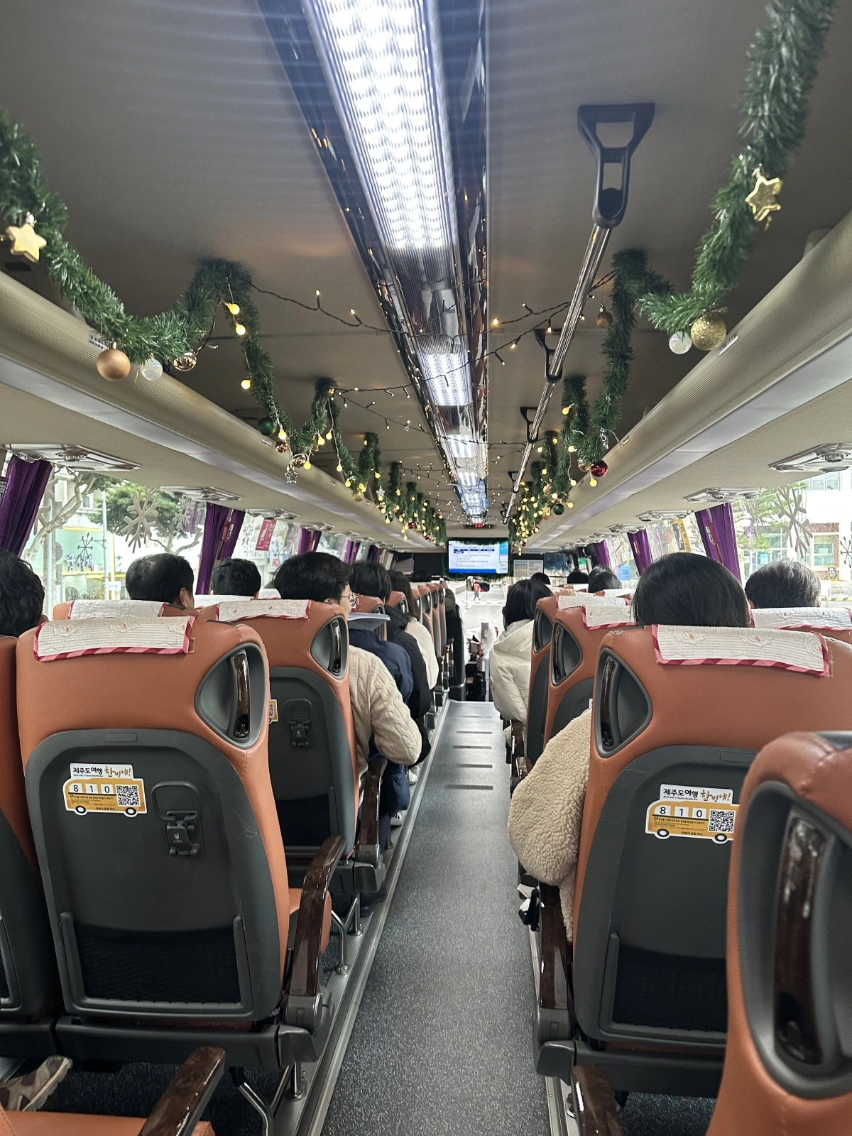 오는 13일부터 올해 첫 운행되는 한라눈꽃버스 내부 모습. 제주도 제공