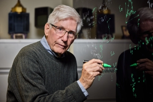 30년 전 베라루빈 천문대 아이디어를 제시한 물리학자 토니 타이슨 교수  네이처 제공