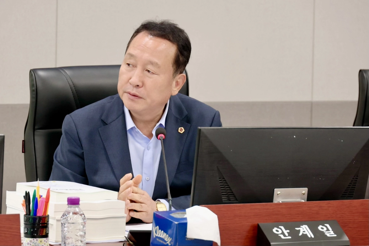 안계일 의원이 8일 2026년도 경기도 예산안 심사에서 질의하고 있다.(사진=경기도의회)