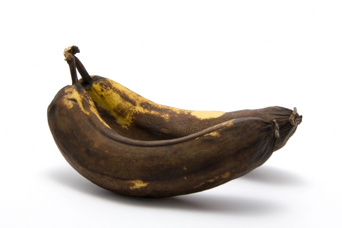 갈색으로 변한 바나나. 123rf