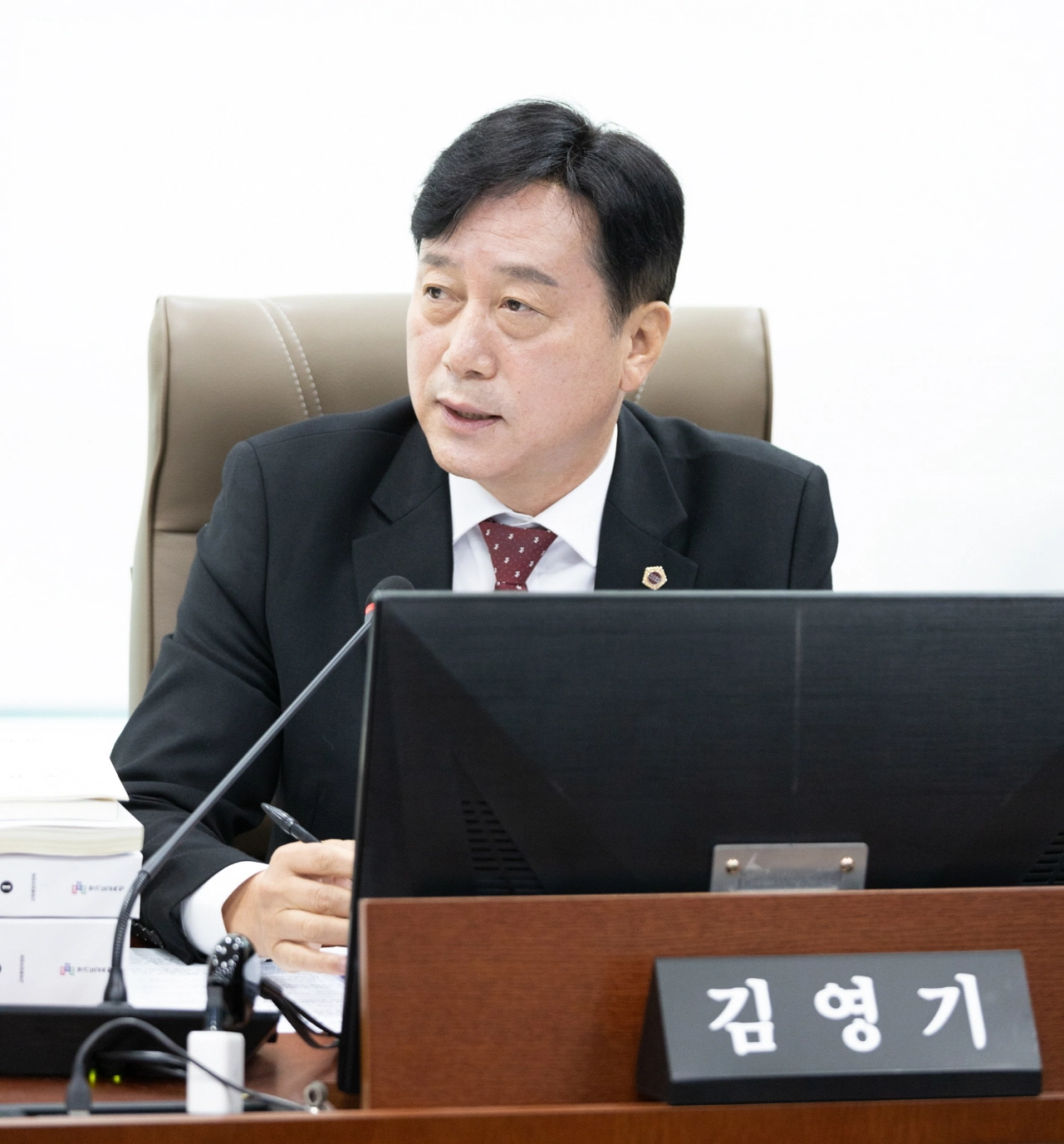 김영기 의원이  8일 예산결산특별위원회 의회운영위원회 관련 2026년 예산심의에서 질의하고 있다.(사진=경기도의회)