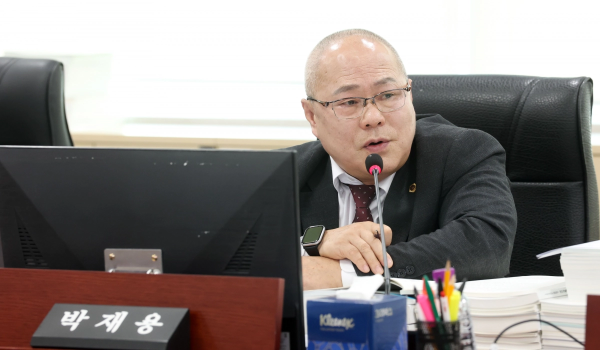 박재용 의원이 8일 열린 예산결산특별위원회 회의에서 질의하고 있다.(사진=경기도의회)