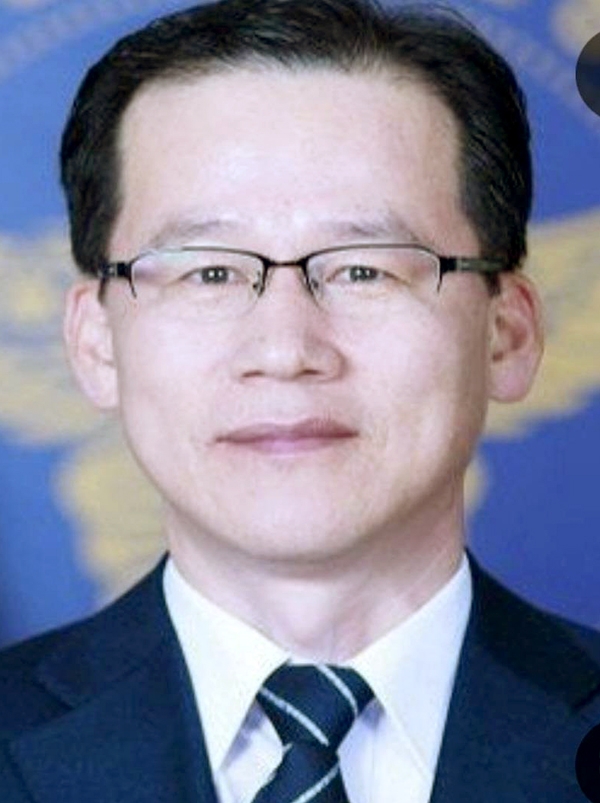 장근호 전 의성경찰서장이 경북 의성군 의성읍에 행정사 사무소를 개소했다. 사진: 장근호 행정사 제공.