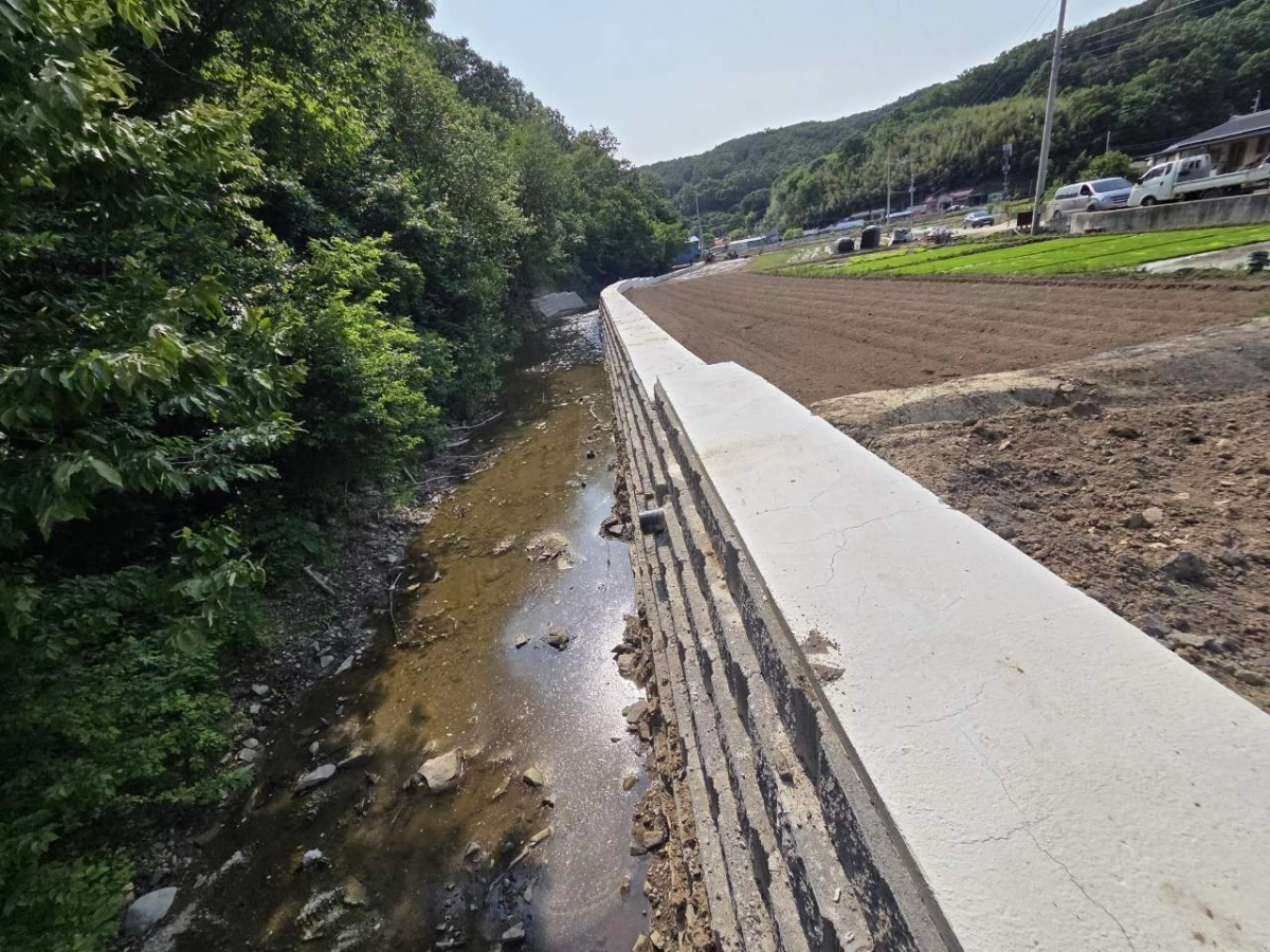 경남 합천 내 정비된 지방하천. 2025.12.9. 합천군 제공