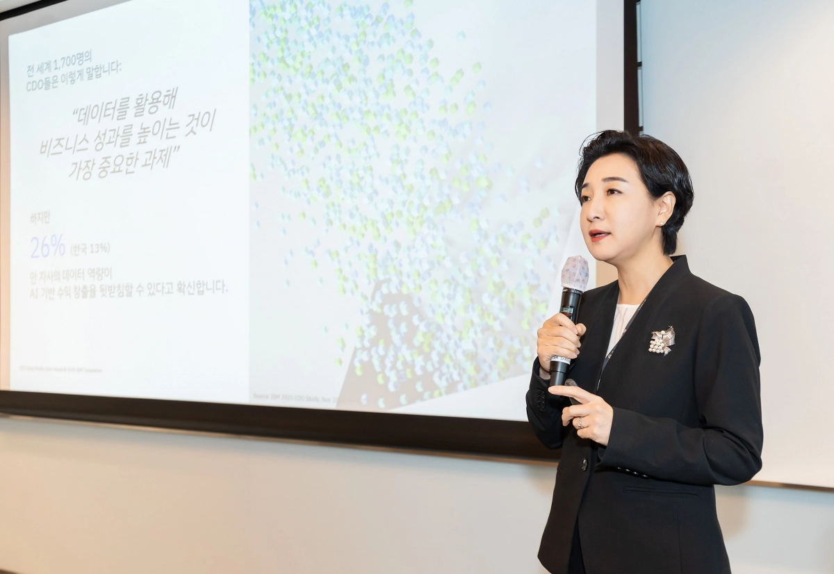 이수정 한국IBM 사장이 9일 서울 영등포구 여의도에 위치한 한국IBM 미디어 오픈하우스에서  발표하고 있다. 한국IBM 제공