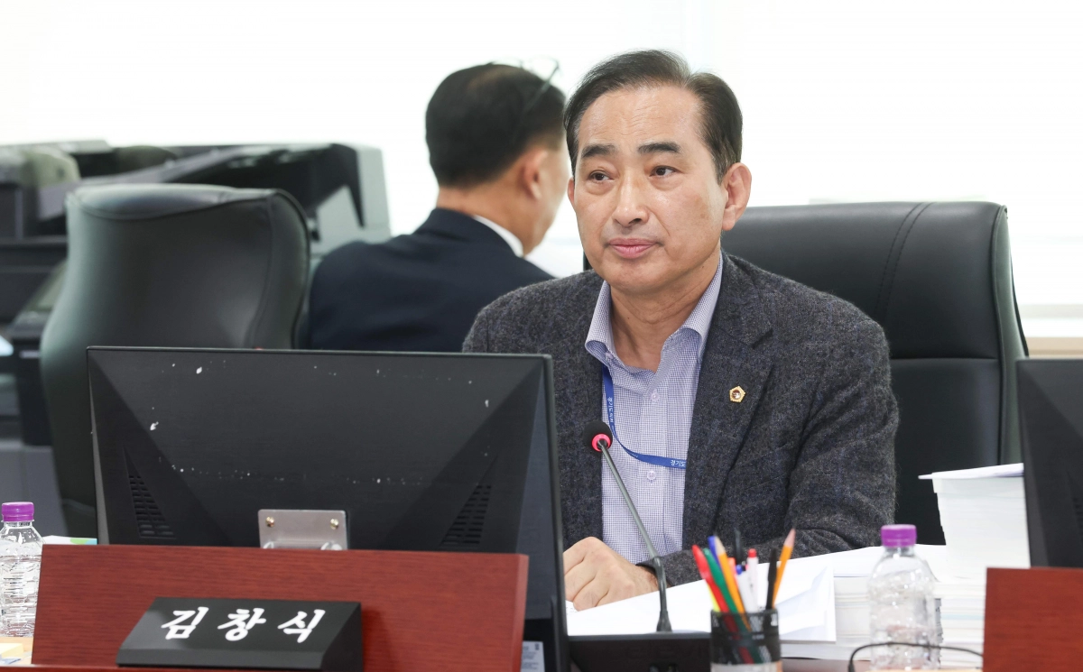 김창식 의원이 8일 예산결산특별위원회에서 질의하고 있다.(사진=경기도의회)