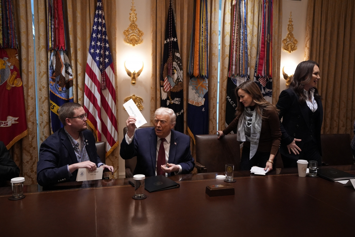 트럼프, 농가에 120억 달러 지원… 관세 피해 ‘지지층 달래기’