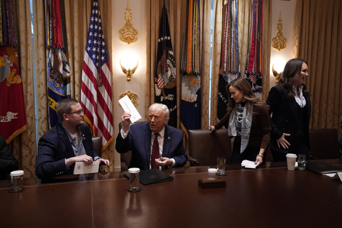 트럼프, 농가에 120억 달러 지원… 관세 피해 ‘지지층 달래기’