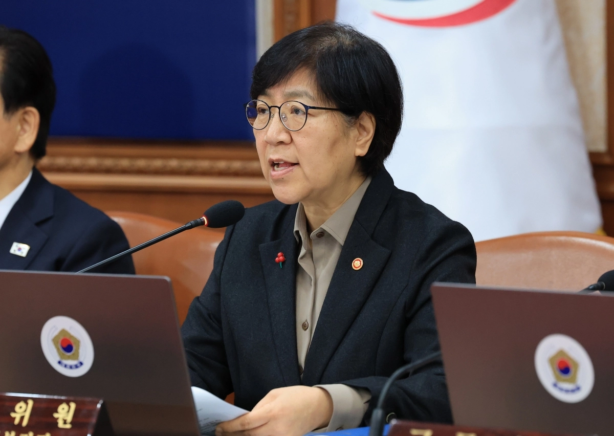 정은경 보건복지부 장관이 25일 서울 종로구 정부서울청사에서 열린 국무회의에서 발언을 하고 있다. 2025.11.25 뉴스1