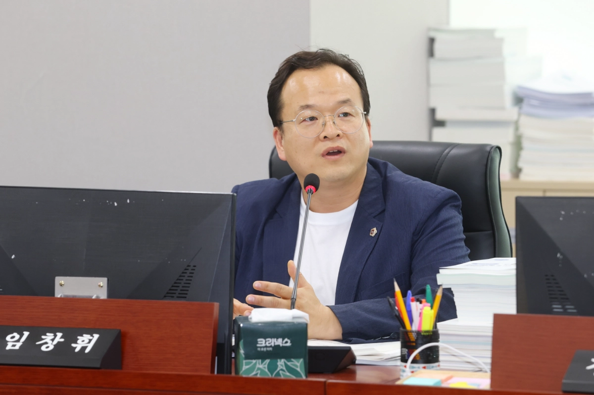 임창휘 의원이 9일 경기도 안전관리실 대상 2026년도 예산안 심사에서 질의하고 있다.(사진=경기도의회)