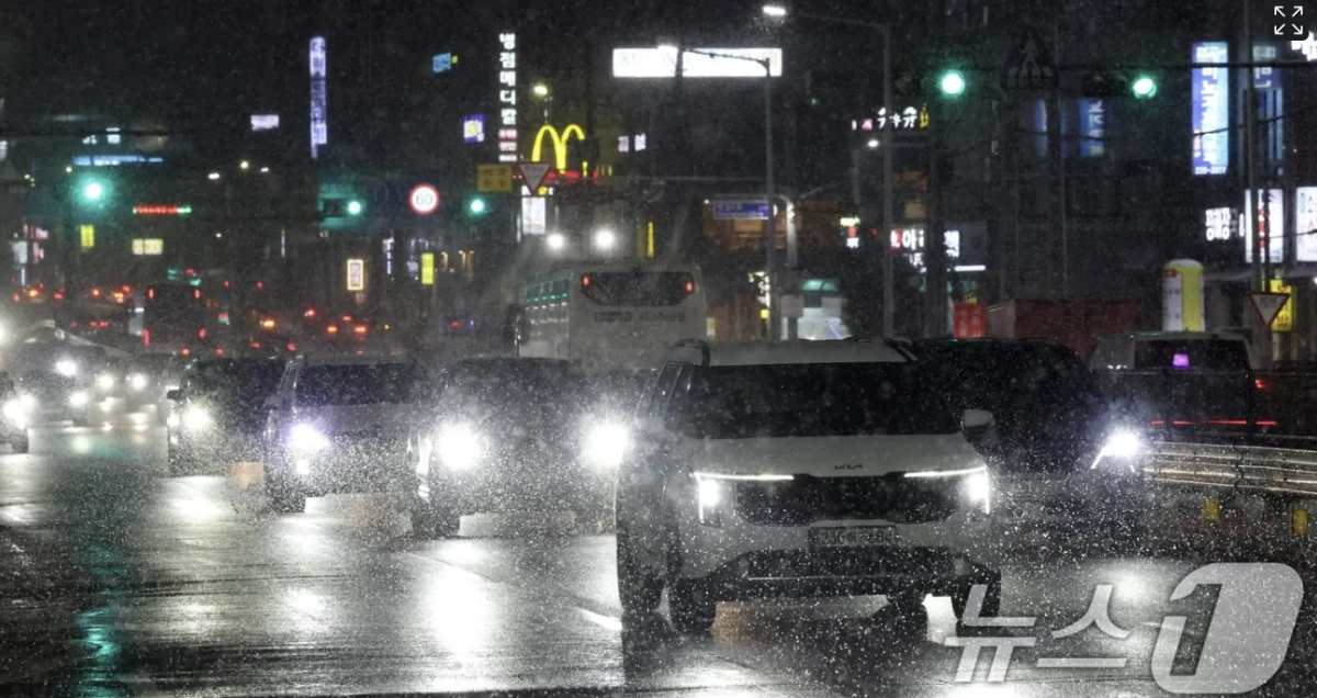 지난 4일 오후 경기 화성시 송화초등학교 인근 경기대로. 뉴스1